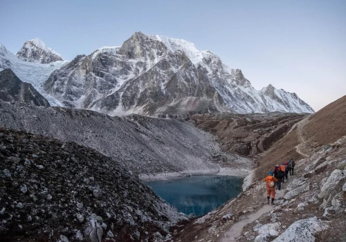 larke la pass manaslu circuit trek