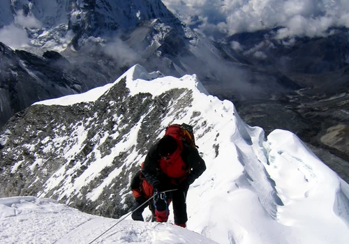 What Peaks Can Beginners Climb in the Everest Region?