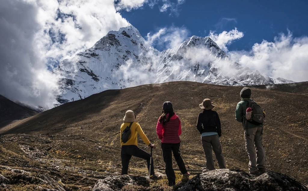 himalaya range on everest base camp trek