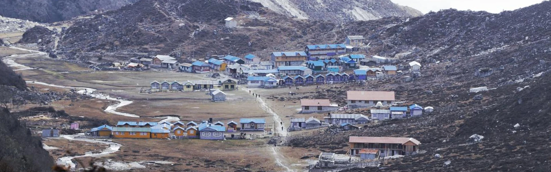 manaslu circuit trek teahouses
