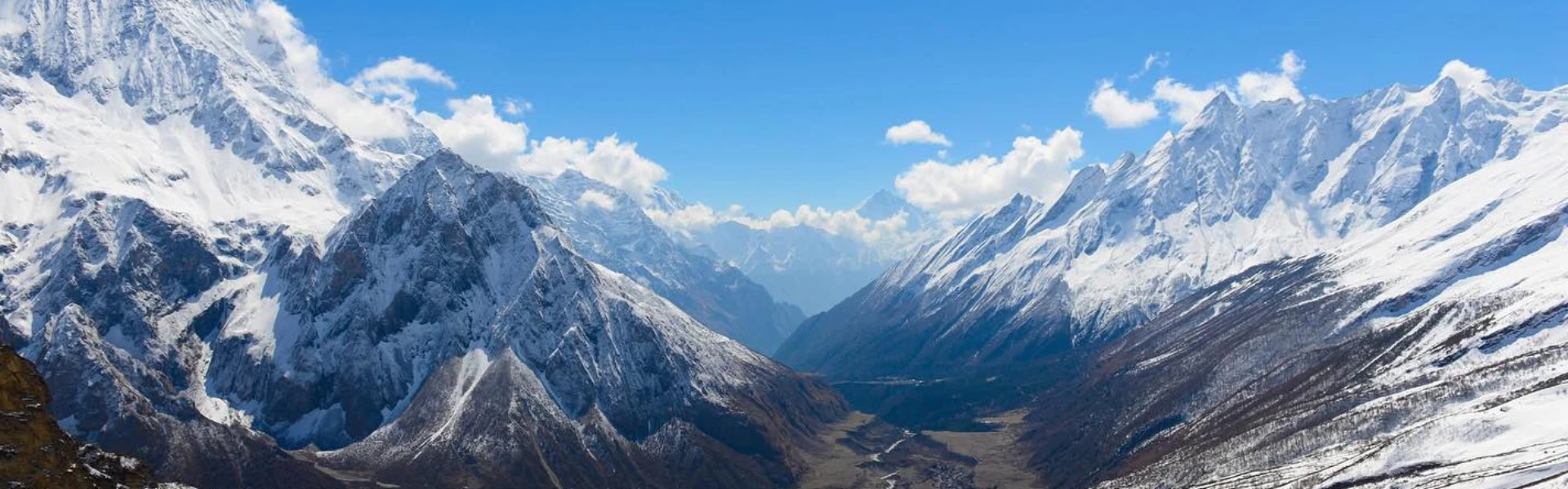 manaslu circuit trek weather