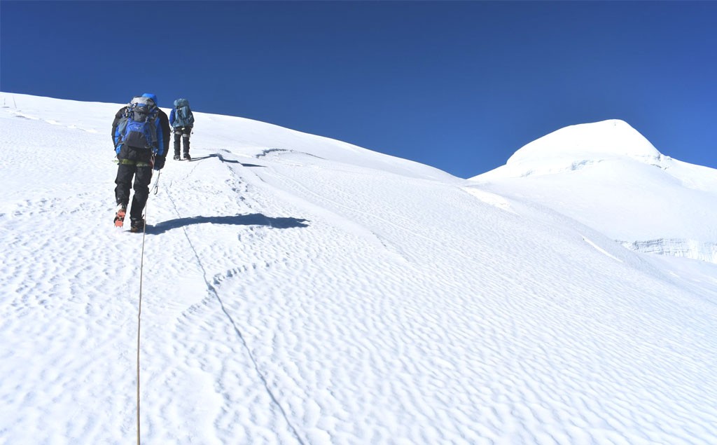 mera peak climbing