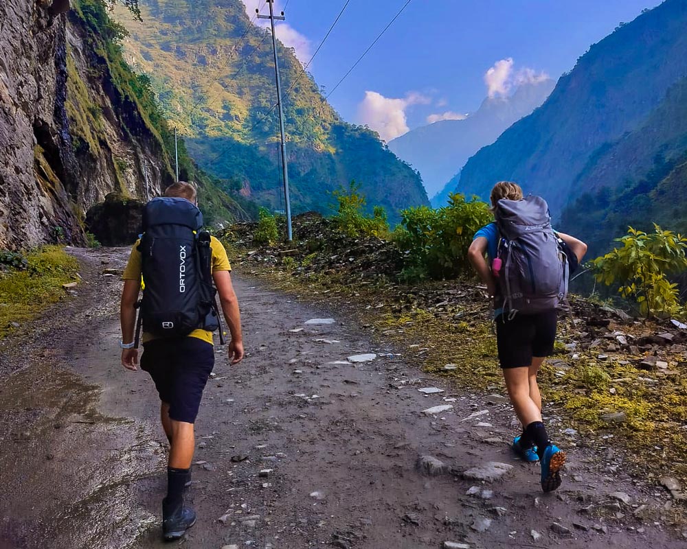 Hikers in Manaslu Trail