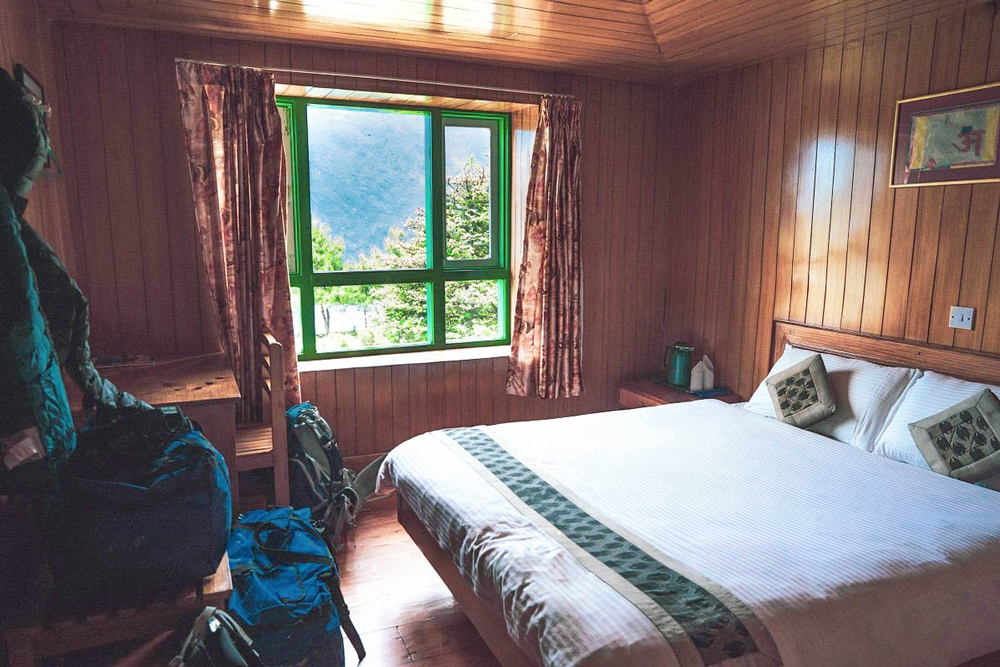 comfortable king sized bed lukla