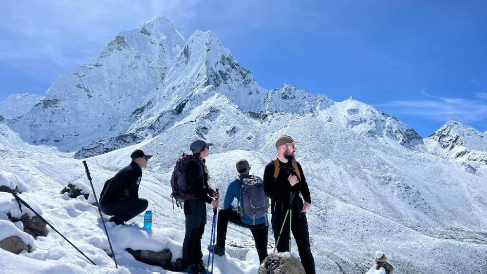 weather in everest region