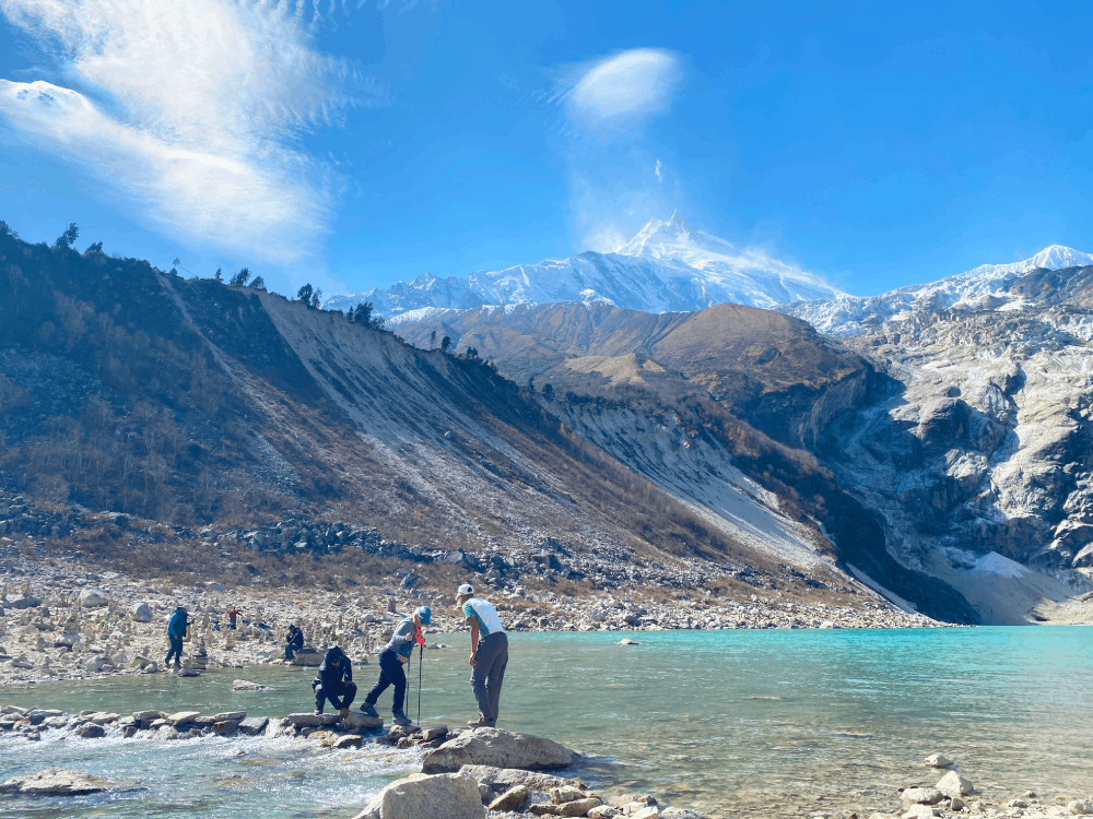 guided trekking in manaslu