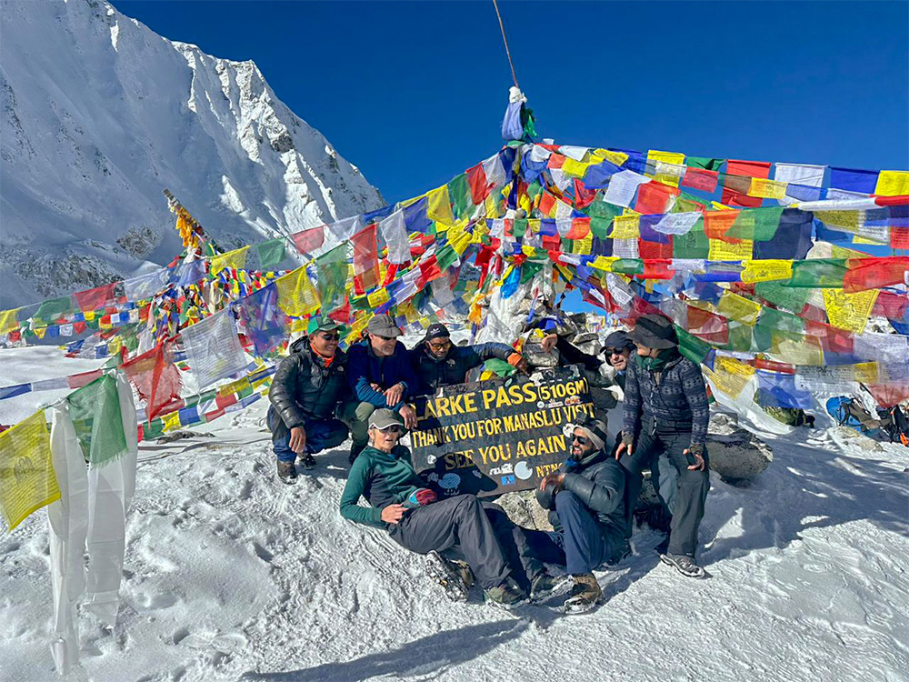 manaslu larke pass