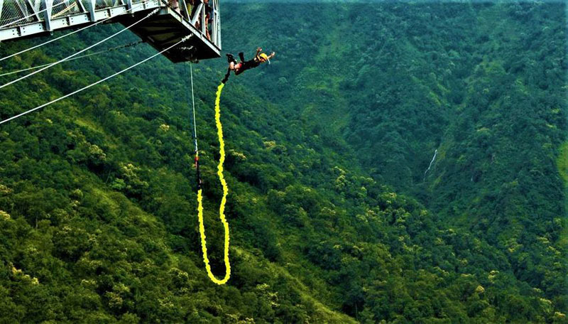 Bunjee jumping