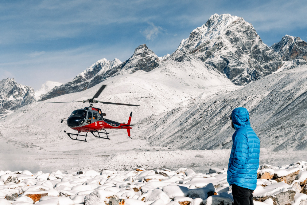helicopter lands near everest base camp