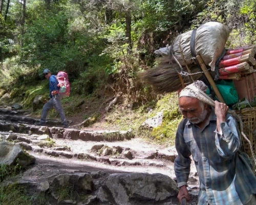 Porters Of Everest
