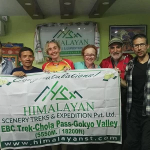 1664117010 briefing client about trek 