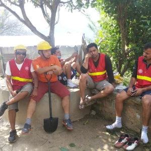 rebuilding voulnteer after earthquake 